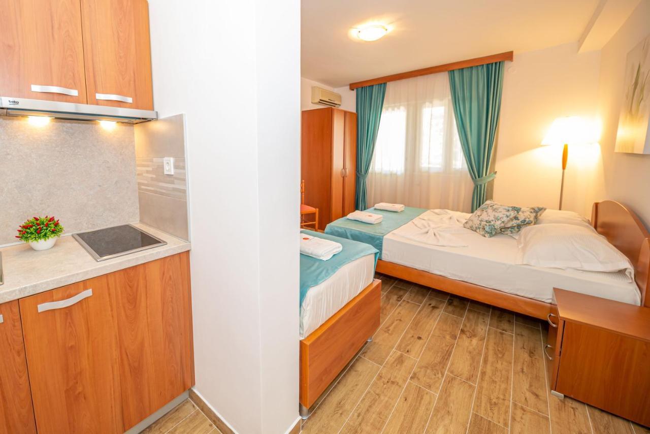 Guest House S-Lux Petrovazzo Esterno foto