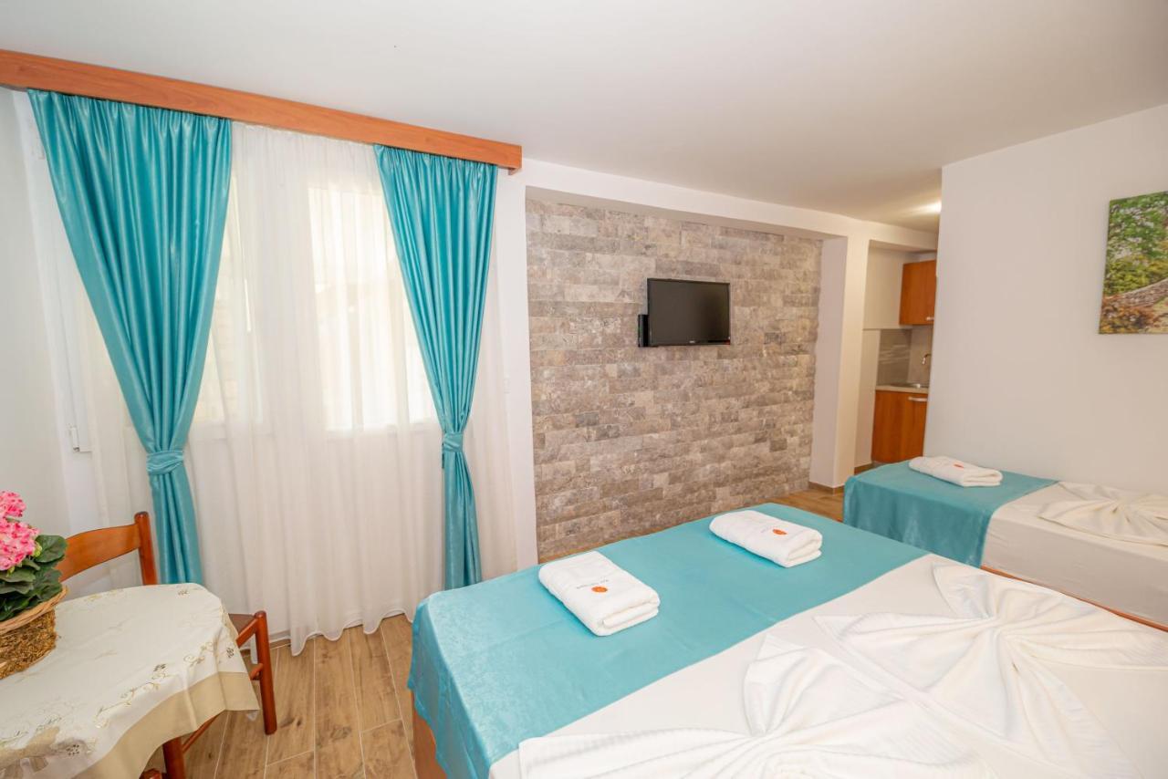 Guest House S-Lux Petrovazzo Esterno foto