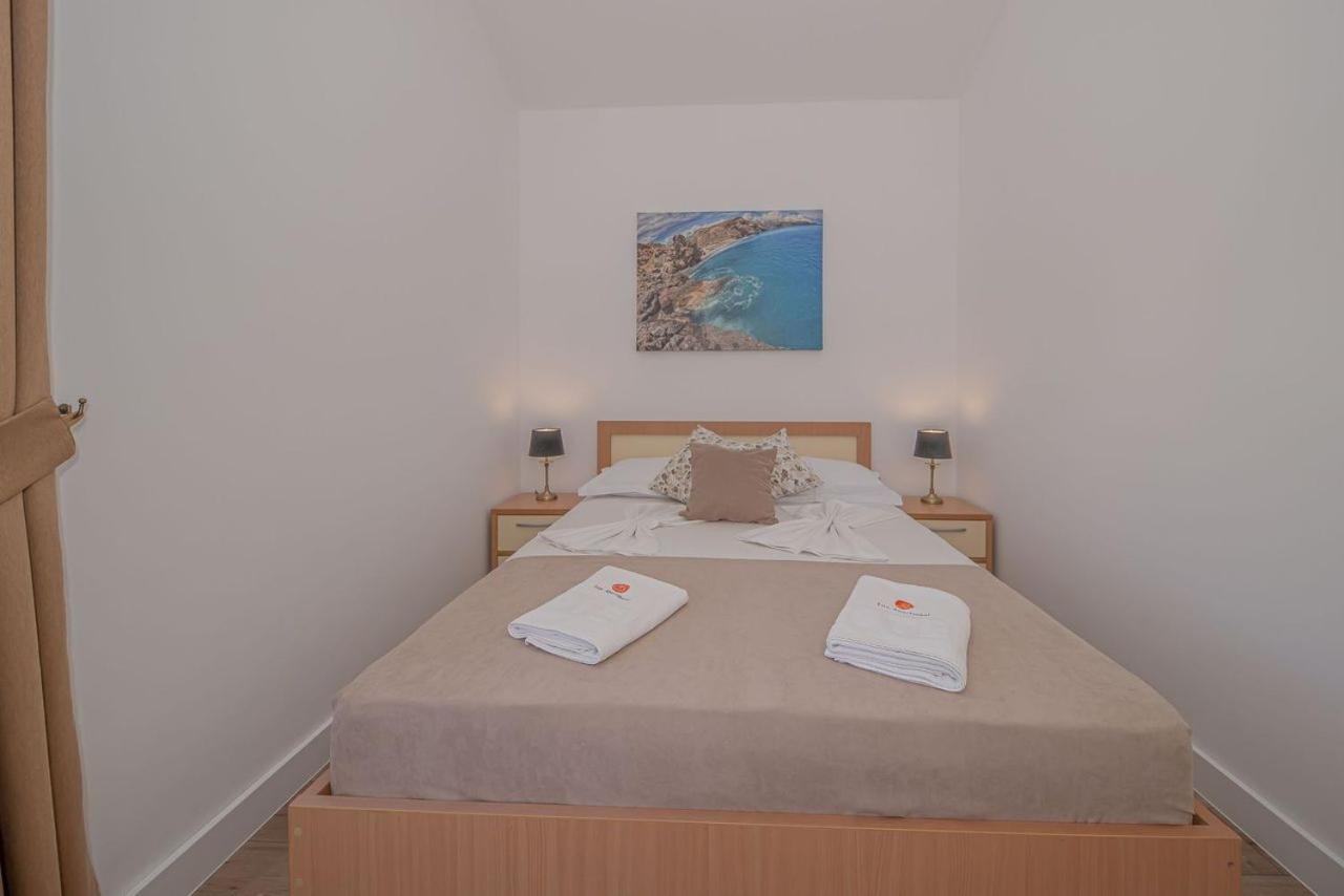 Guest House S-Lux Petrovazzo Esterno foto
