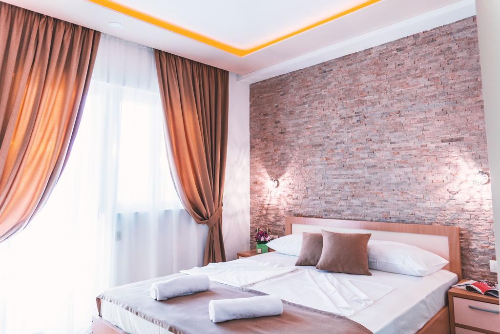 Guest House S-Lux Petrovazzo Esterno foto