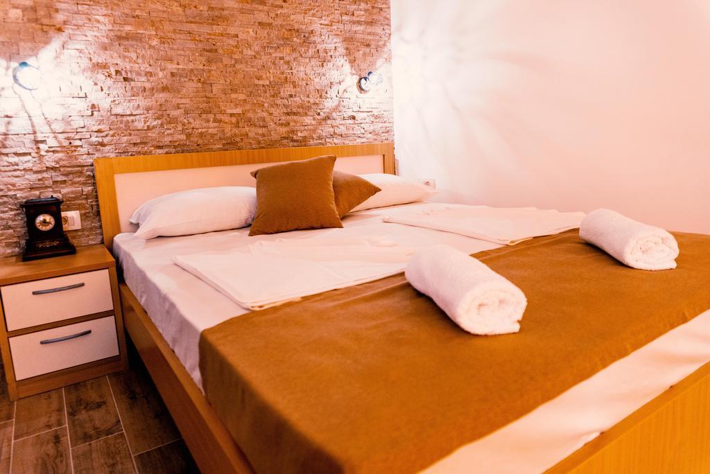 Guest House S-Lux Petrovazzo Esterno foto