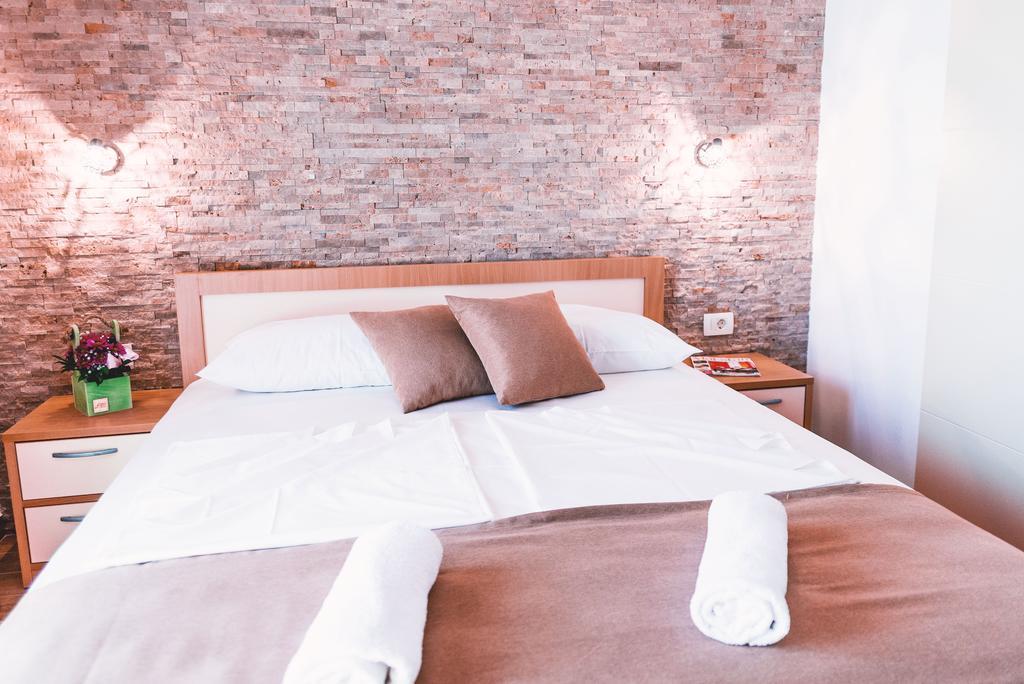 Guest House S-Lux Petrovazzo Esterno foto