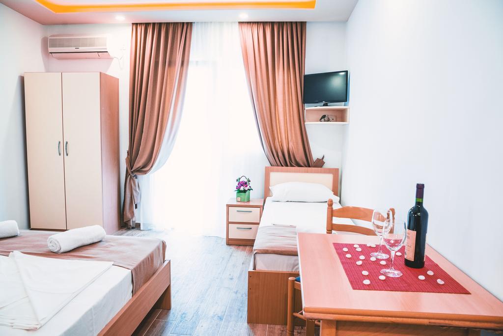 Guest House S-Lux Petrovazzo Esterno foto