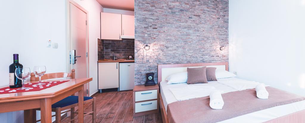 Guest House S-Lux Petrovazzo Esterno foto